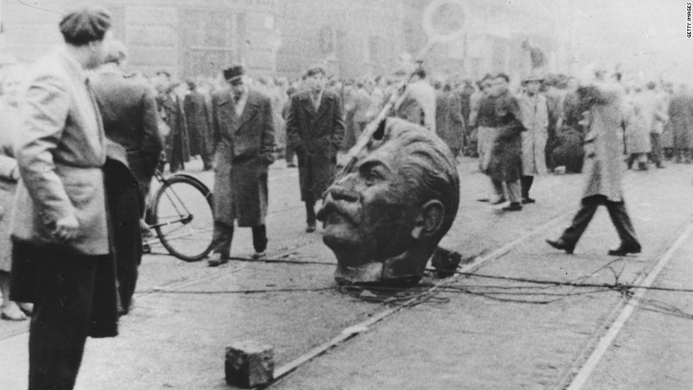 Hungarian revolutionaries tear down statue of Josef Stalin