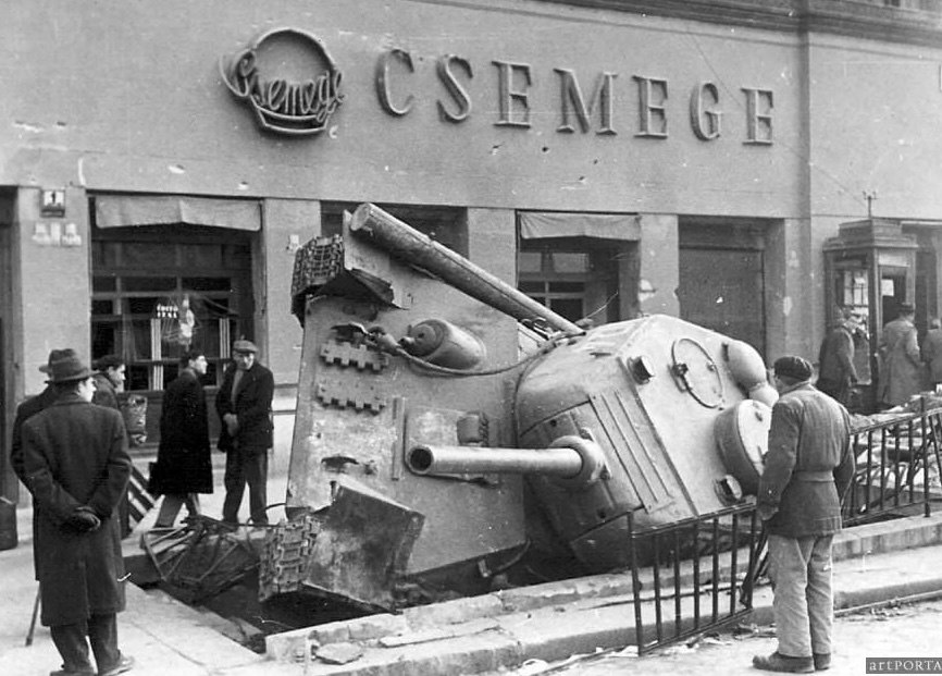 A disabled Soviet T34-85 Tanks during the Hungarian Revolution